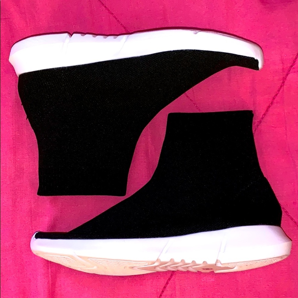Black ankle booties